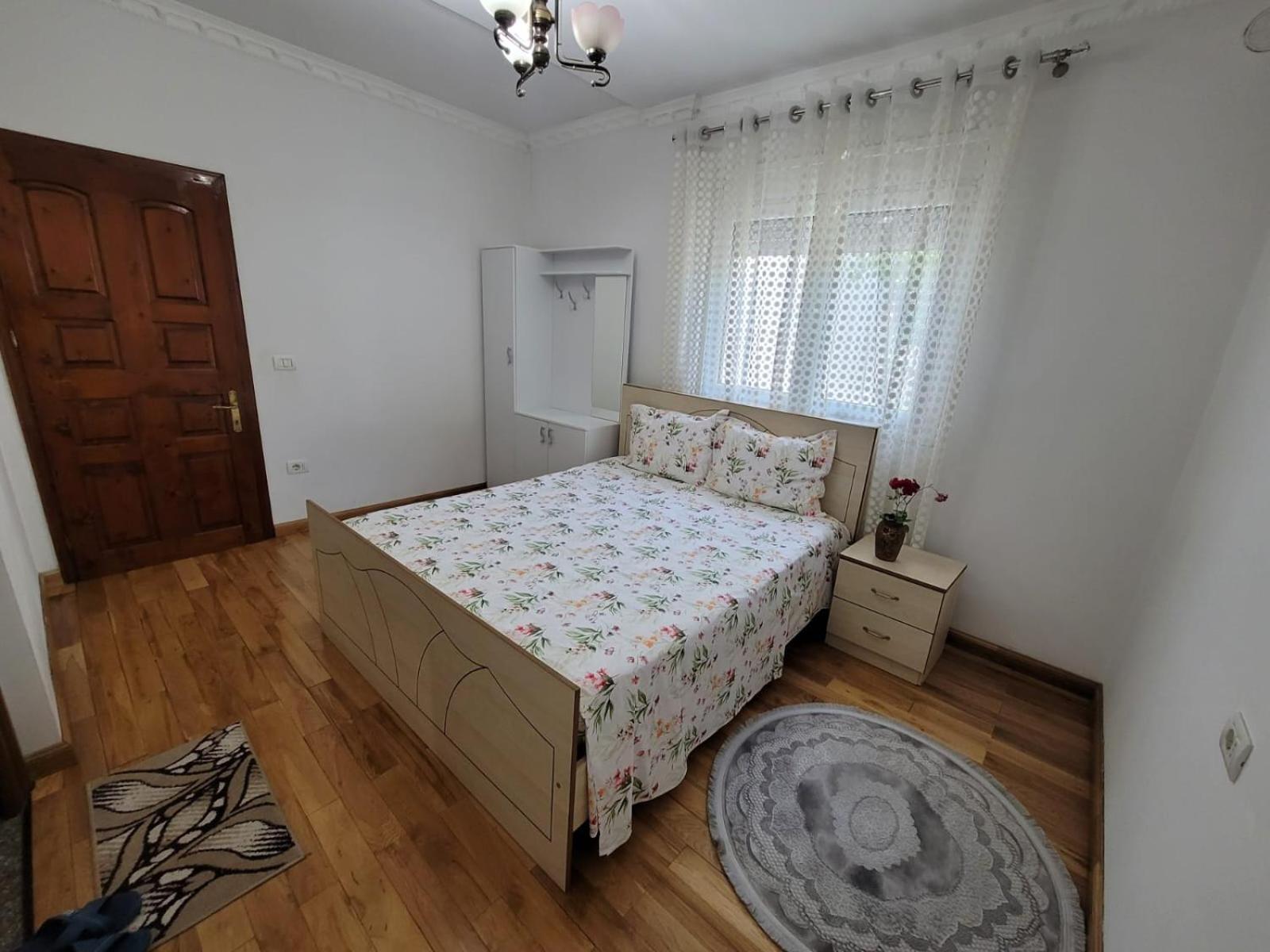 Private Room On A Shared Apartament Near Durres Beach Esterno foto