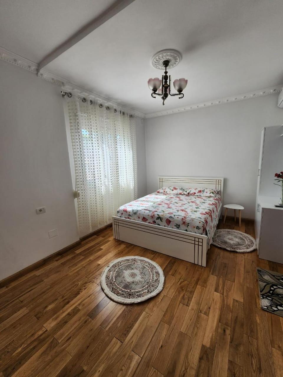 Private Room On A Shared Apartament Near Durres Beach Esterno foto