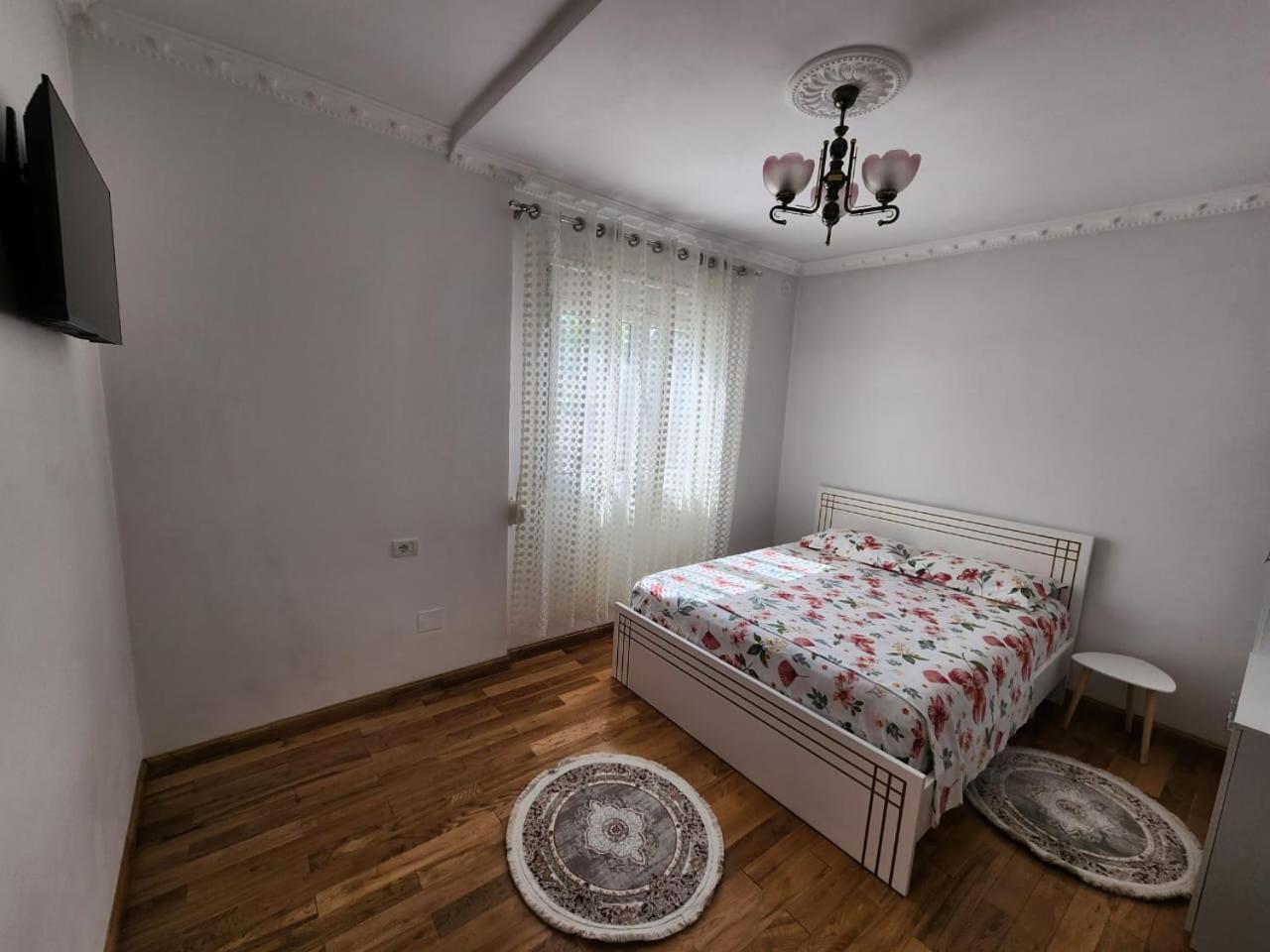 Private Room On A Shared Apartament Near Durres Beach Esterno foto