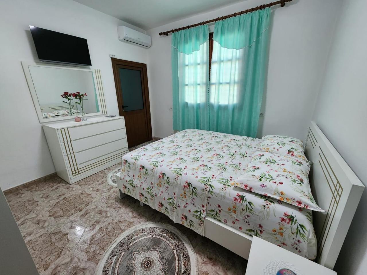 Private Room On A Shared Apartament Near Durres Beach Esterno foto